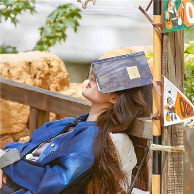 圈内老戏骨素颜现身菜市场，公司火速否认，一个月持续发酵